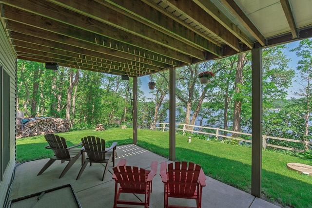 S9194 Dam Heights Road, Prairie Du Sac, WI 53578