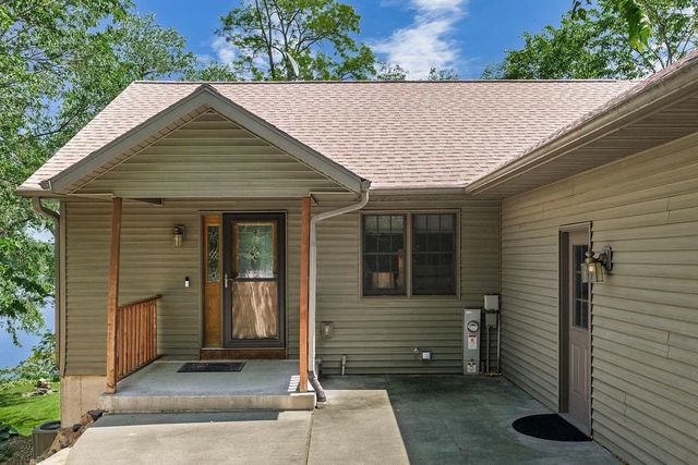S9194 Dam Heights Road, Prairie Du Sac, WI 53578