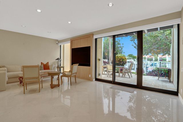 2717 N Ocean Boulevard 2, Boca Raton, FL 33431