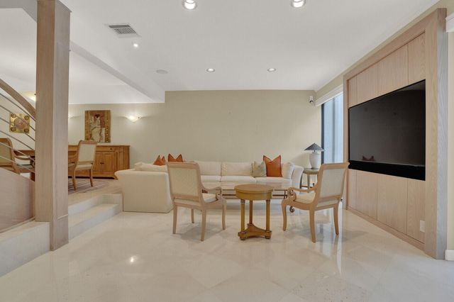 2717 N Ocean Boulevard 2, Boca Raton, FL 33431