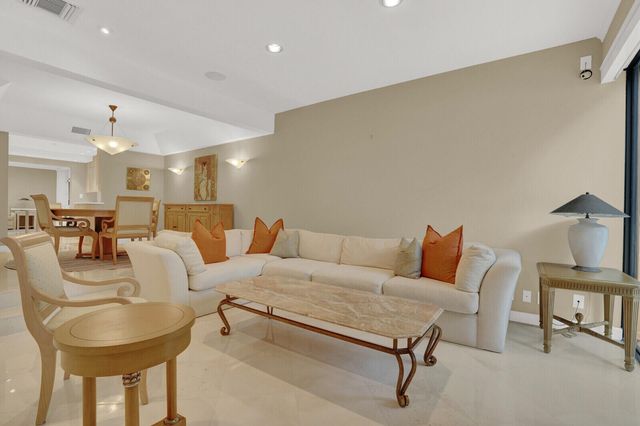 2717 N Ocean Boulevard 2, Boca Raton, FL 33431