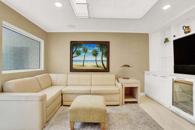 2717 N Ocean Boulevard 2, Boca Raton, FL 33431