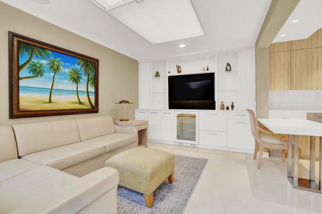 2717 N Ocean Boulevard 2, Boca Raton, FL 33431