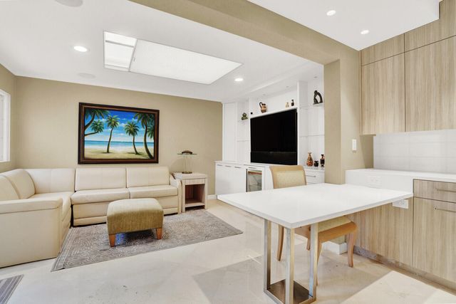 2717 N Ocean Boulevard 2, Boca Raton, FL 33431