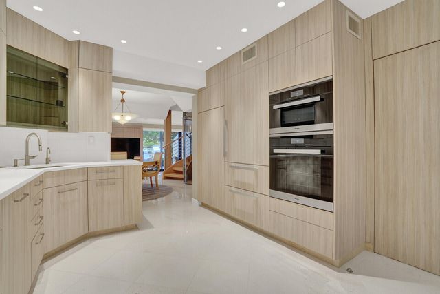 2717 N Ocean Boulevard 2, Boca Raton, FL 33431