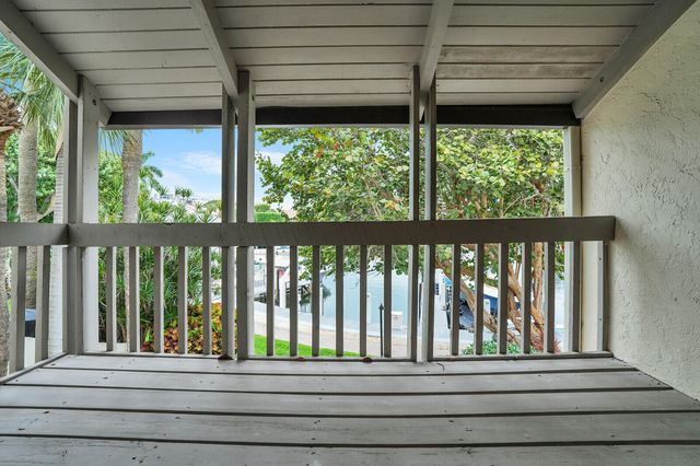 2717 N Ocean Boulevard 2, Boca Raton, FL 33431