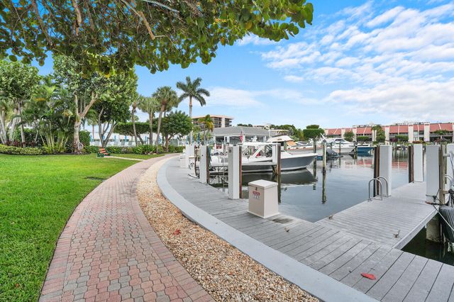 2717 N Ocean Boulevard 2, Boca Raton, FL 33431