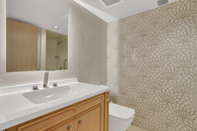 2717 N Ocean Boulevard 2, Boca Raton, FL 33431