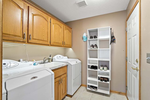 7937 9th Street Court N, Oakdale, MN 55128