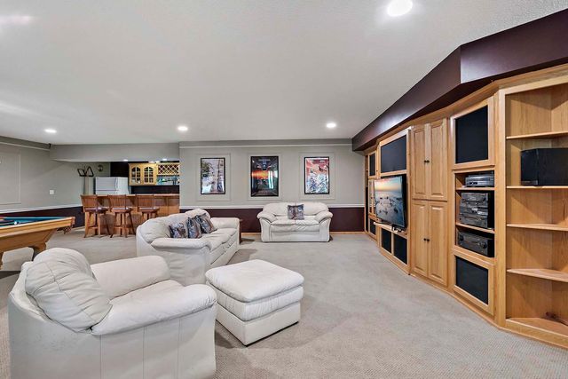 7937 9th Street Court N, Oakdale, MN 55128