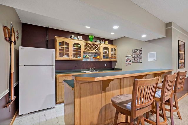 7937 9th Street Court N, Oakdale, MN 55128