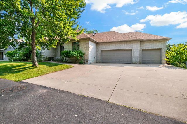 7937 9th Street Court N, Oakdale, MN 55128