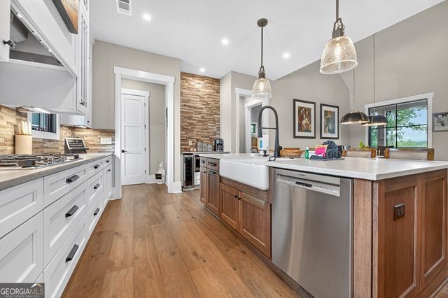 658 Old Toccoa Loop, Mineral Bluff, GA 30559