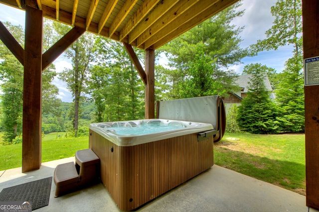 658 Old Toccoa Loop, Mineral Bluff, GA 30559