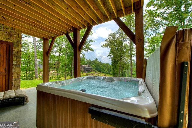 658 Old Toccoa Loop, Mineral Bluff, GA 30559