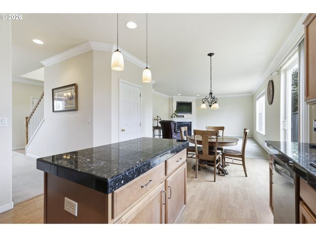 14617 Se THORNAPPLE Ln, Milwaukie, OR 97267