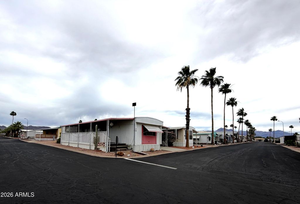 Image 14 of property listing at 351 N MERIDIAN Road 39, Apache Junction, AZ 85120