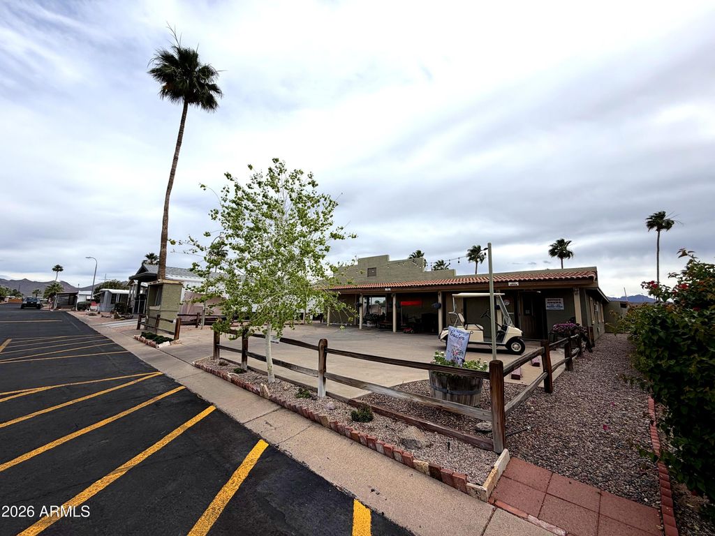 Image 20 of property listing at 351 N MERIDIAN Road 39, Apache Junction, AZ 85120