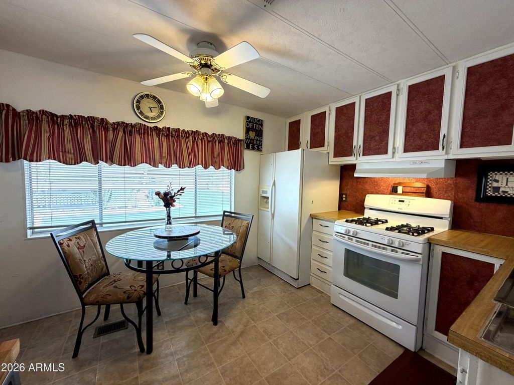 Image 7 of property listing at 351 N MERIDIAN Road 39, Apache Junction, AZ 85120