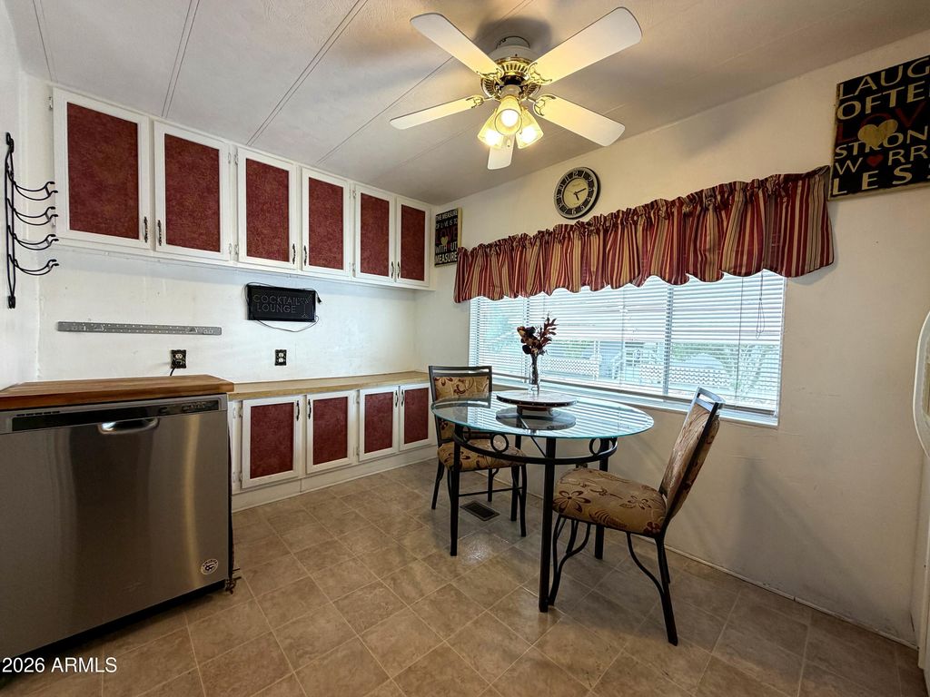 Image 8 of property listing at 351 N MERIDIAN Road 39, Apache Junction, AZ 85120