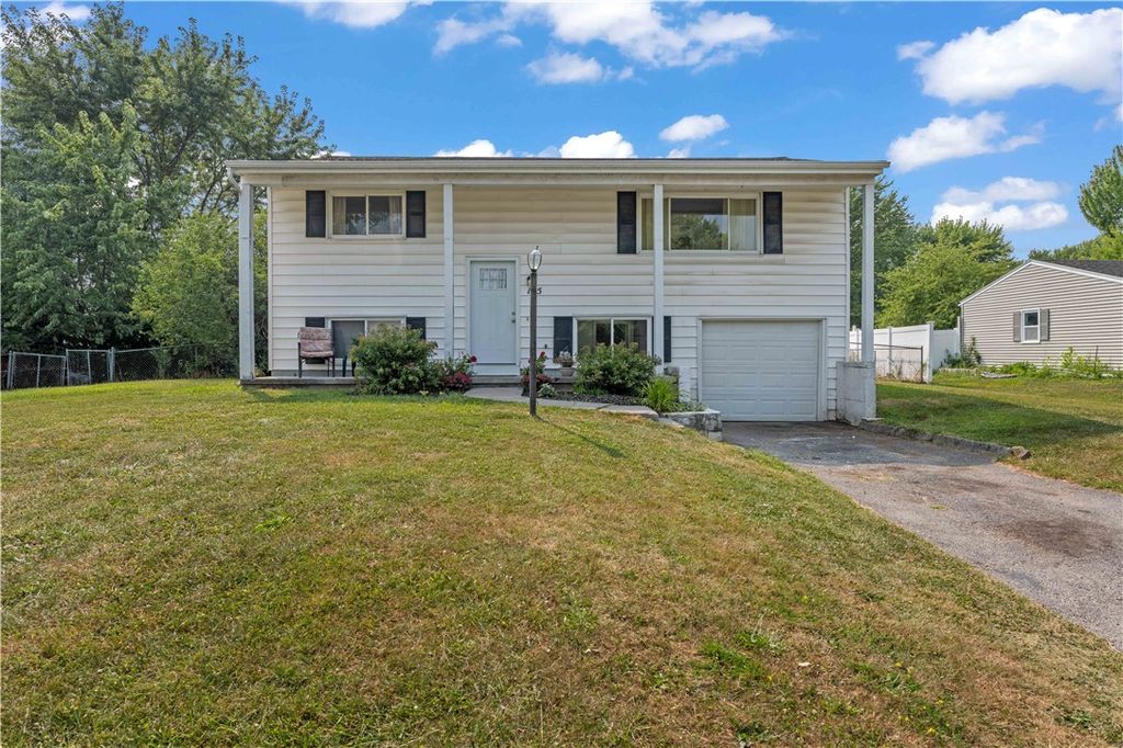 135 Strawberry Hill Road, Henrietta, NY 14623