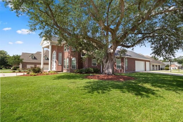 4200 Maidstone Drive, Lake Charles, LA 70605