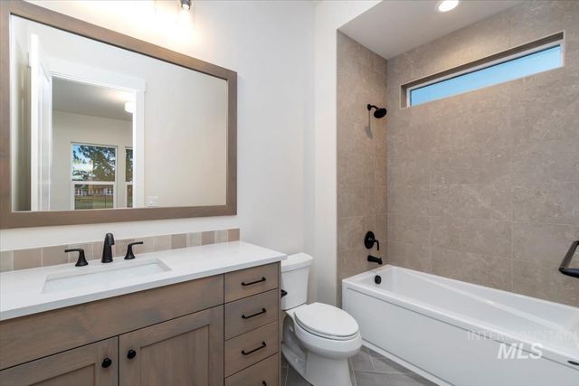 11303 S Cabot Cliffs Ln, Kuna, ID 83634