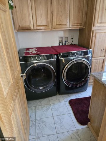 619 S Swift Avenue, Litchfield, MN 55355