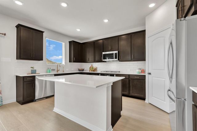 722 Palo Brea LOOP, Hutto, TX 78634