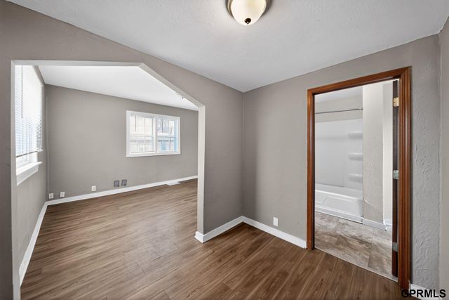 4554 N 16Th Street, Omaha, NE 68110