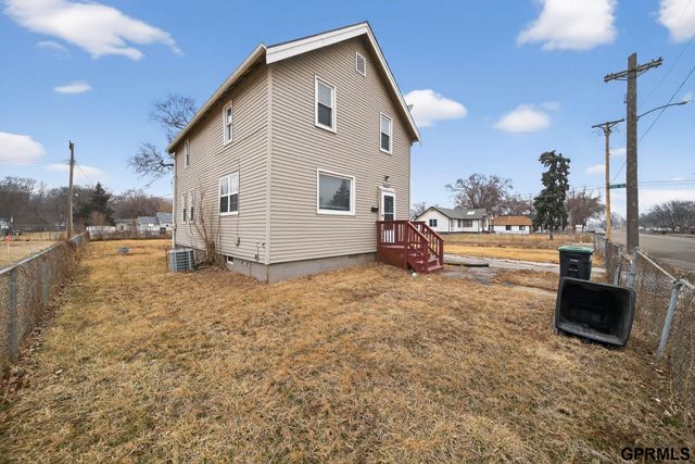 4554 N 16Th Street, Omaha, NE 68110