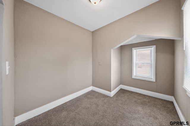 4554 N 16Th Street, Omaha, NE 68110