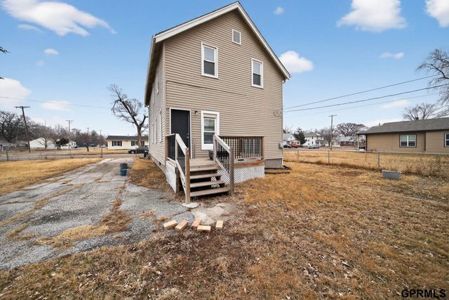 4554 N 16Th Street, Omaha, NE 68110