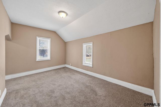 4554 N 16Th Street, Omaha, NE 68110