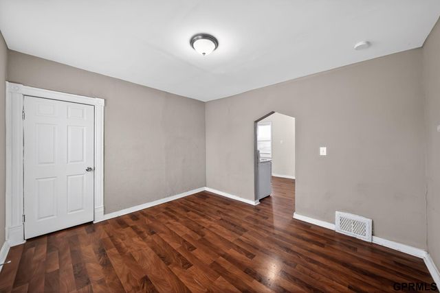 4554 N 16Th Street, Omaha, NE 68110