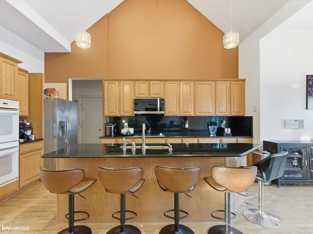 53792 Dominique Court, Shelby Twp, MI 48315