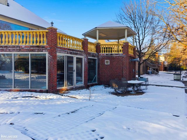 53792 Dominique Court, Shelby Twp, MI 48315