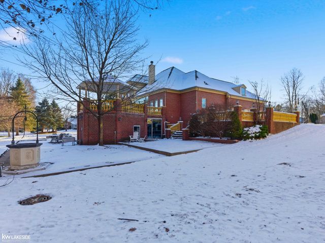 53792 Dominique Court, Shelby Twp, MI 48315