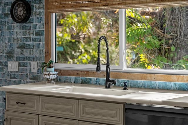 105 TUCKER AVENUE, Sarasota, FL 34232