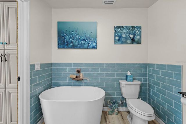 105 TUCKER AVENUE, Sarasota, FL 34232