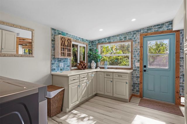 105 TUCKER AVENUE, Sarasota, FL 34232