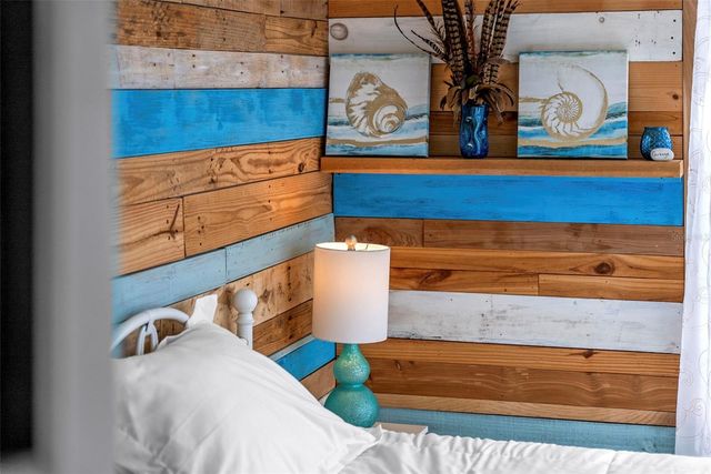 105 TUCKER AVENUE, Sarasota, FL 34232