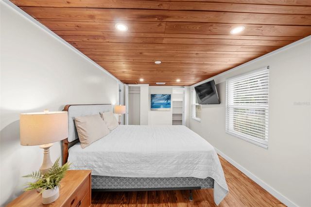 105 TUCKER AVENUE, Sarasota, FL 34232