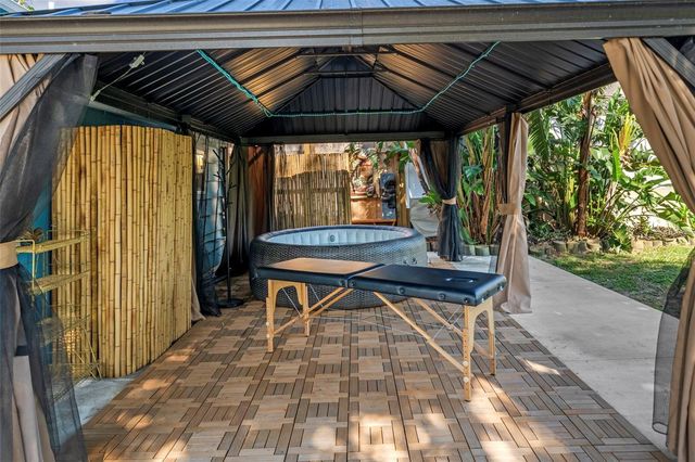 105 TUCKER AVENUE, Sarasota, FL 34232