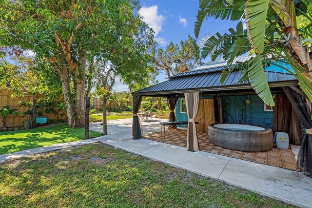 105 TUCKER AVENUE, Sarasota, FL 34232