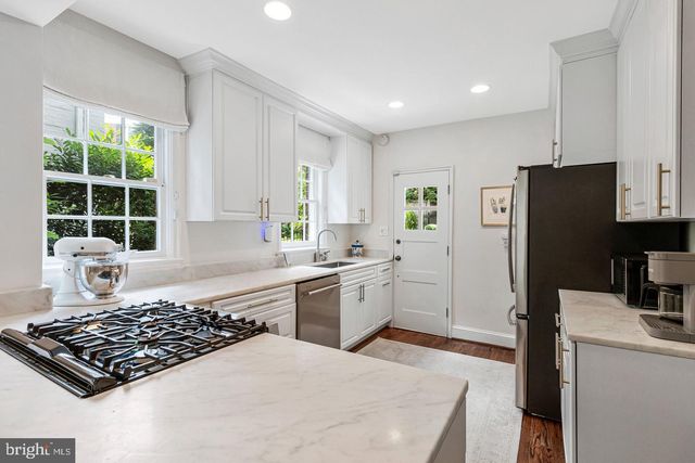 4607 KENMORE DR NW, Washington, DC 20007