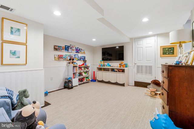 4607 KENMORE DR NW, Washington, DC 20007
