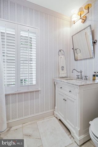 4607 KENMORE DR NW, Washington, DC 20007