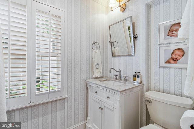 4607 KENMORE DR NW, Washington, DC 20007