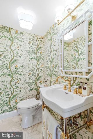 4607 KENMORE DR NW, Washington, DC 20007